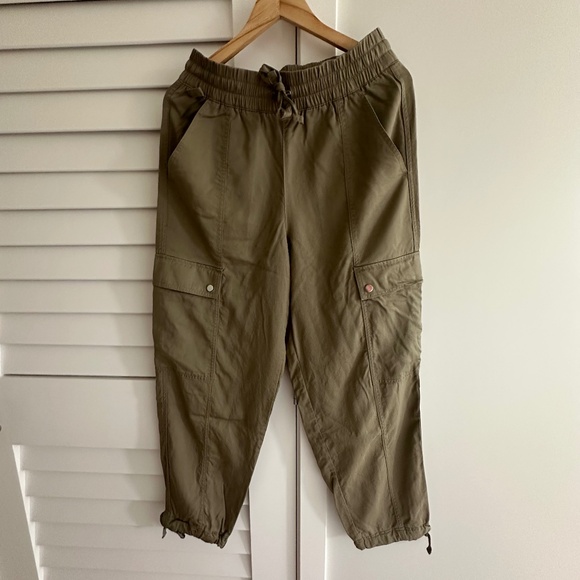 Athleta Celestial High-Rise Utility Cargo Pant - EUC - Picture 8 of 11